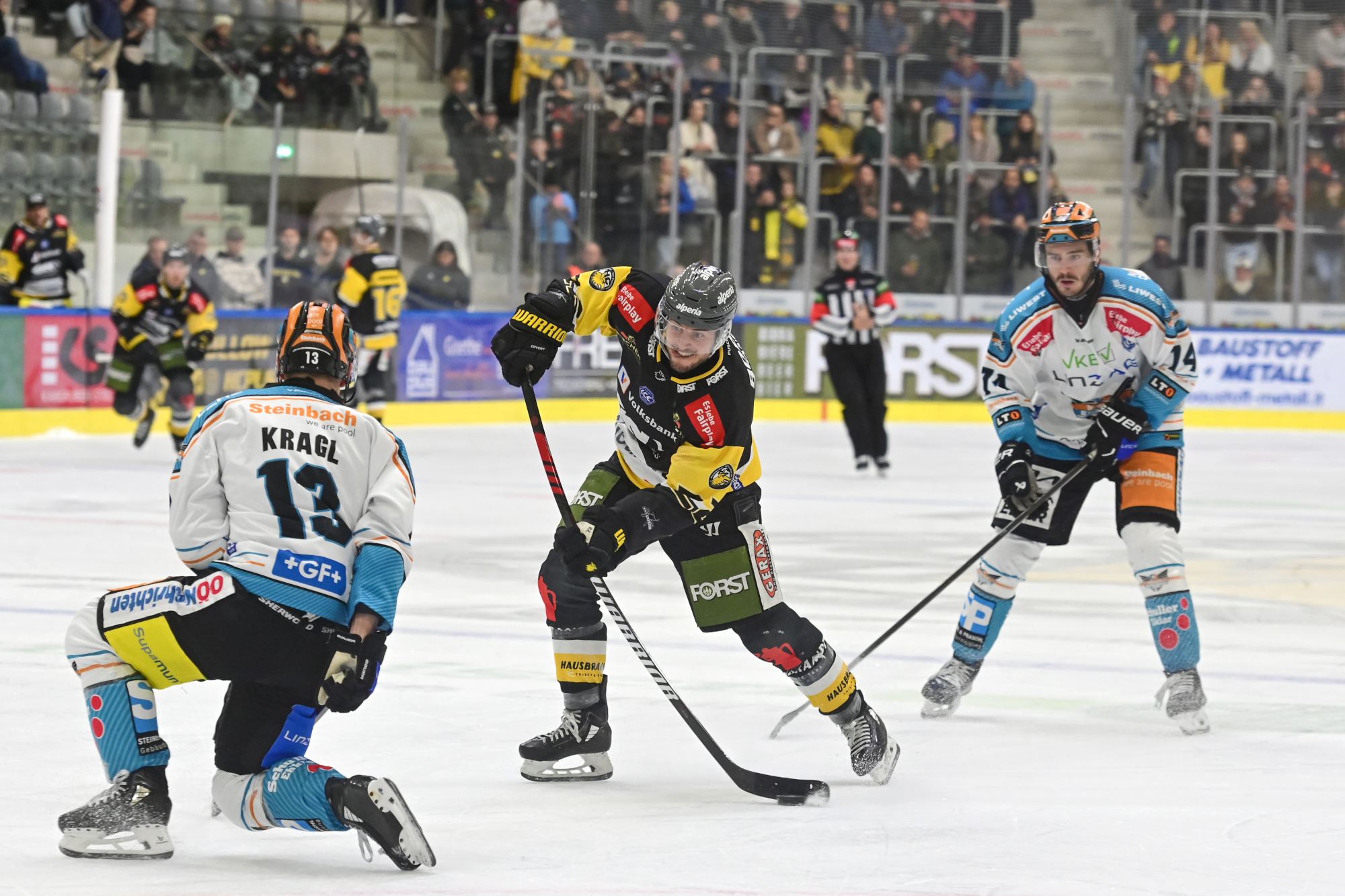 HC Falkensteiner Pustertal vs Black Wings Linz